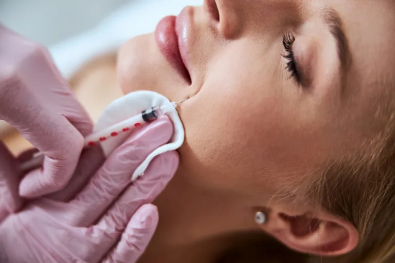 Medycyna regeneracyjna w służbie urodzie – poznaj działanie komórek macierzystych